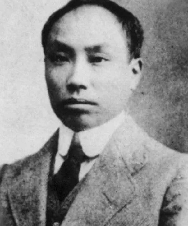 1937年陈独秀出狱后想去延安，毛主席提出三个条件。他全都拒绝了。直到死后人们才