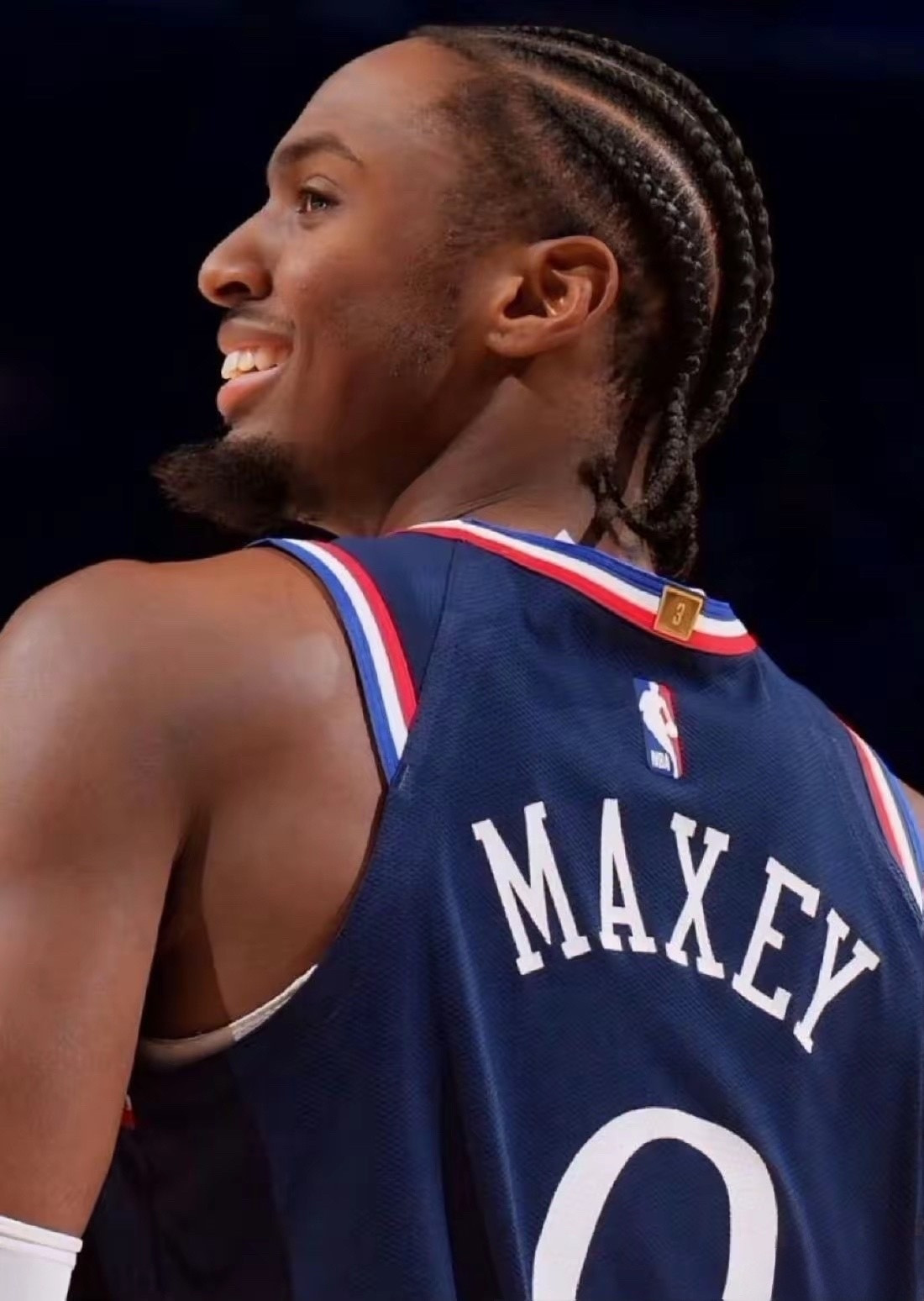 本赛季至今的马克西，超级巨星真的来了！！！——场均出战39.8分钟，联盟第一——