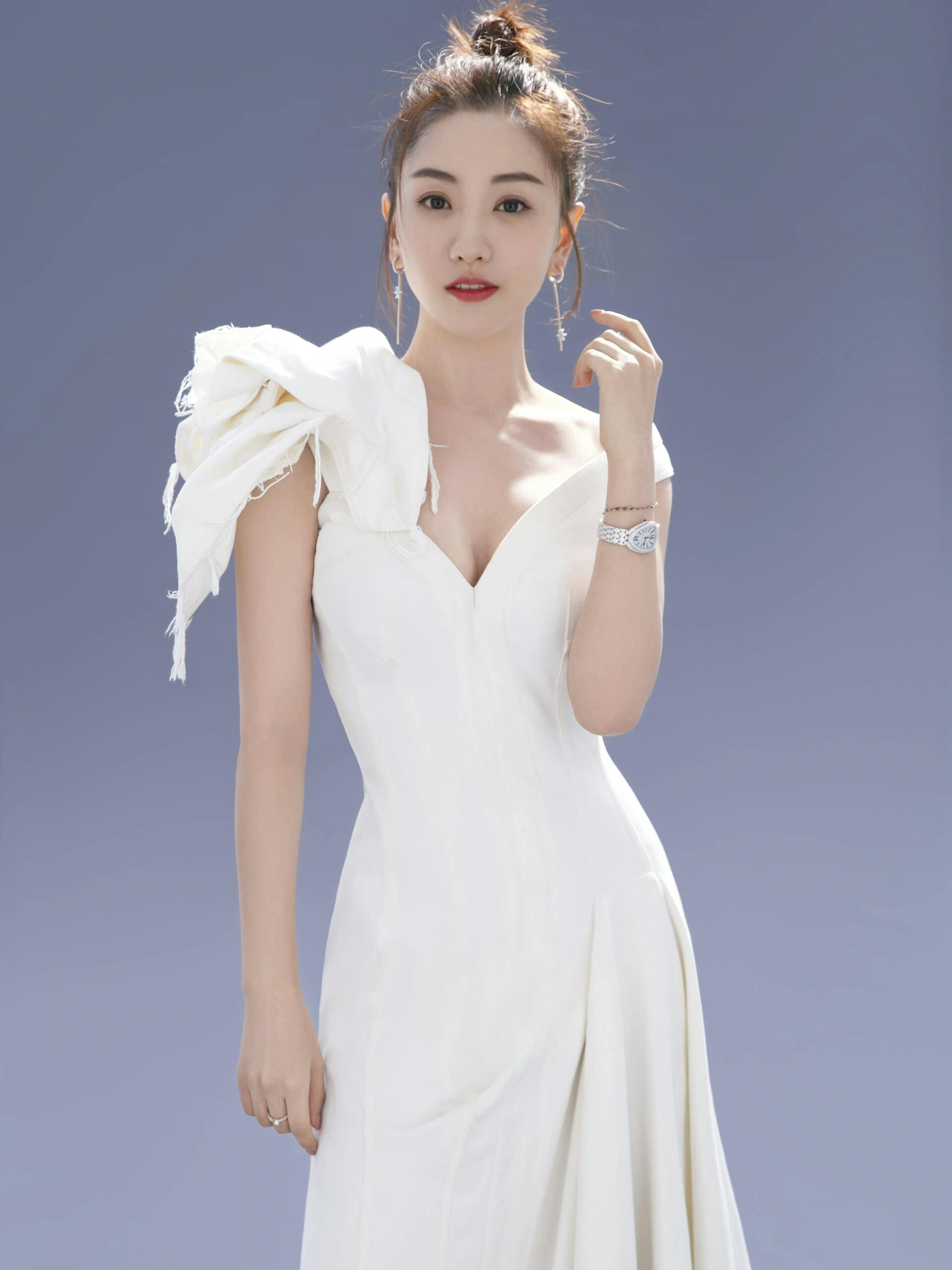 杨蓉这身材一般人真的吼不住