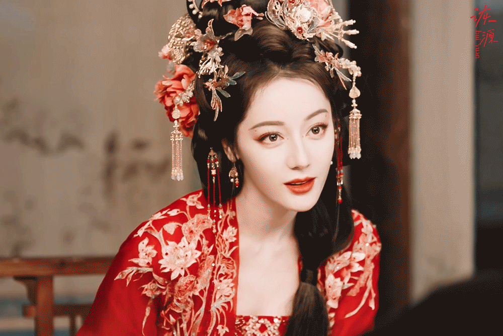 迪丽热巴《白日提灯》贺思慕/动图▷EP28-01花魁-红衣-返场浅笑小