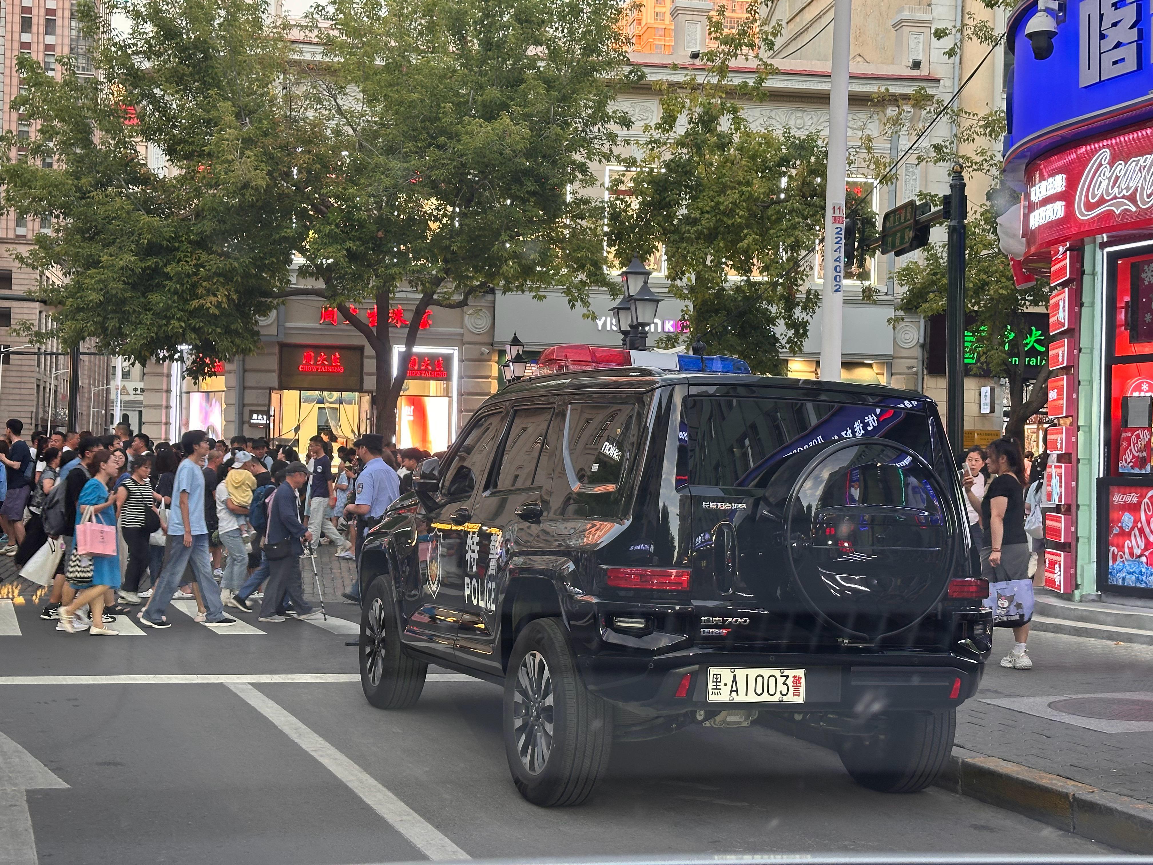 坦克700的特警车帅坦克700​​​