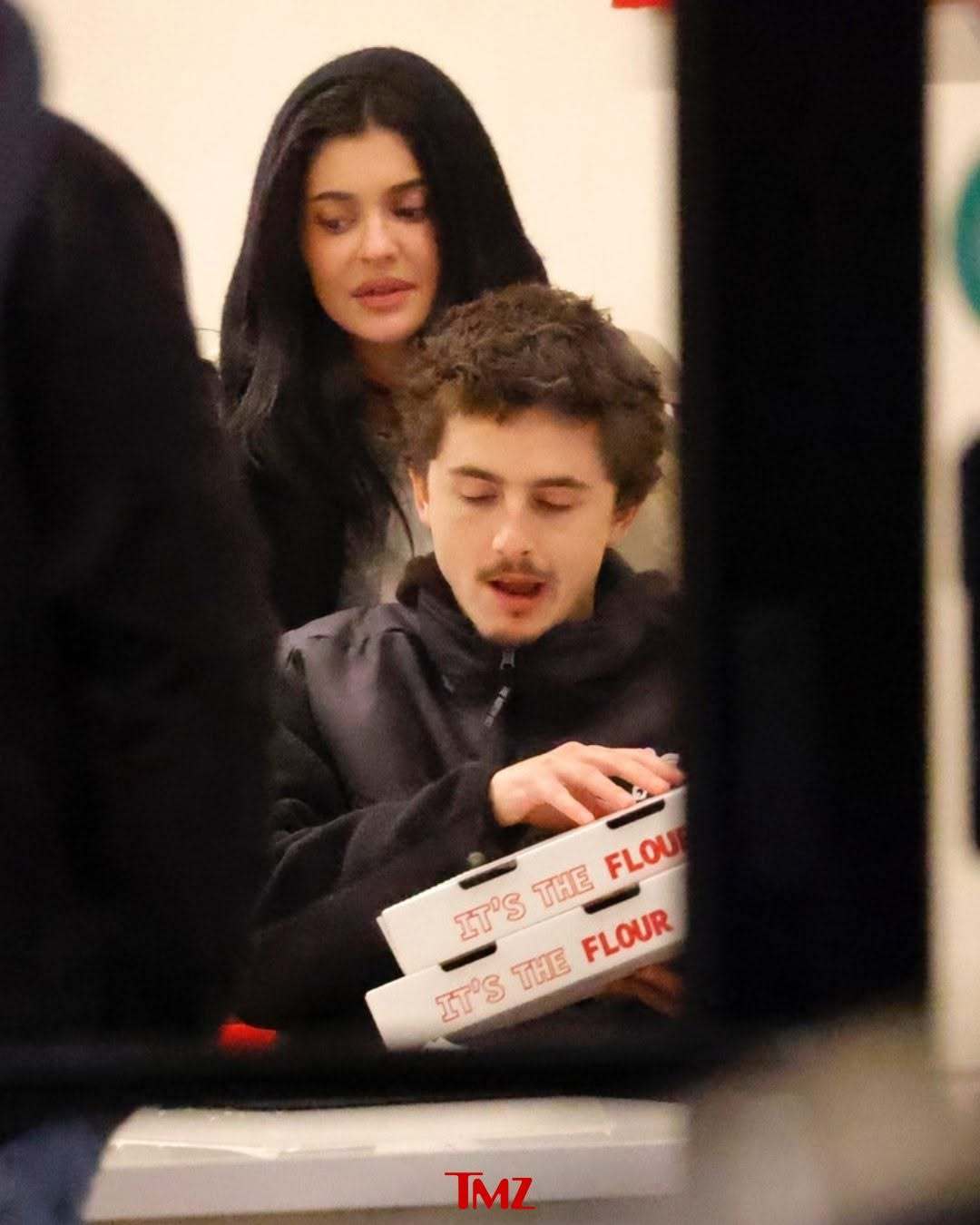 小情侣甜茶&金小妹外出约会吃披萨🍕