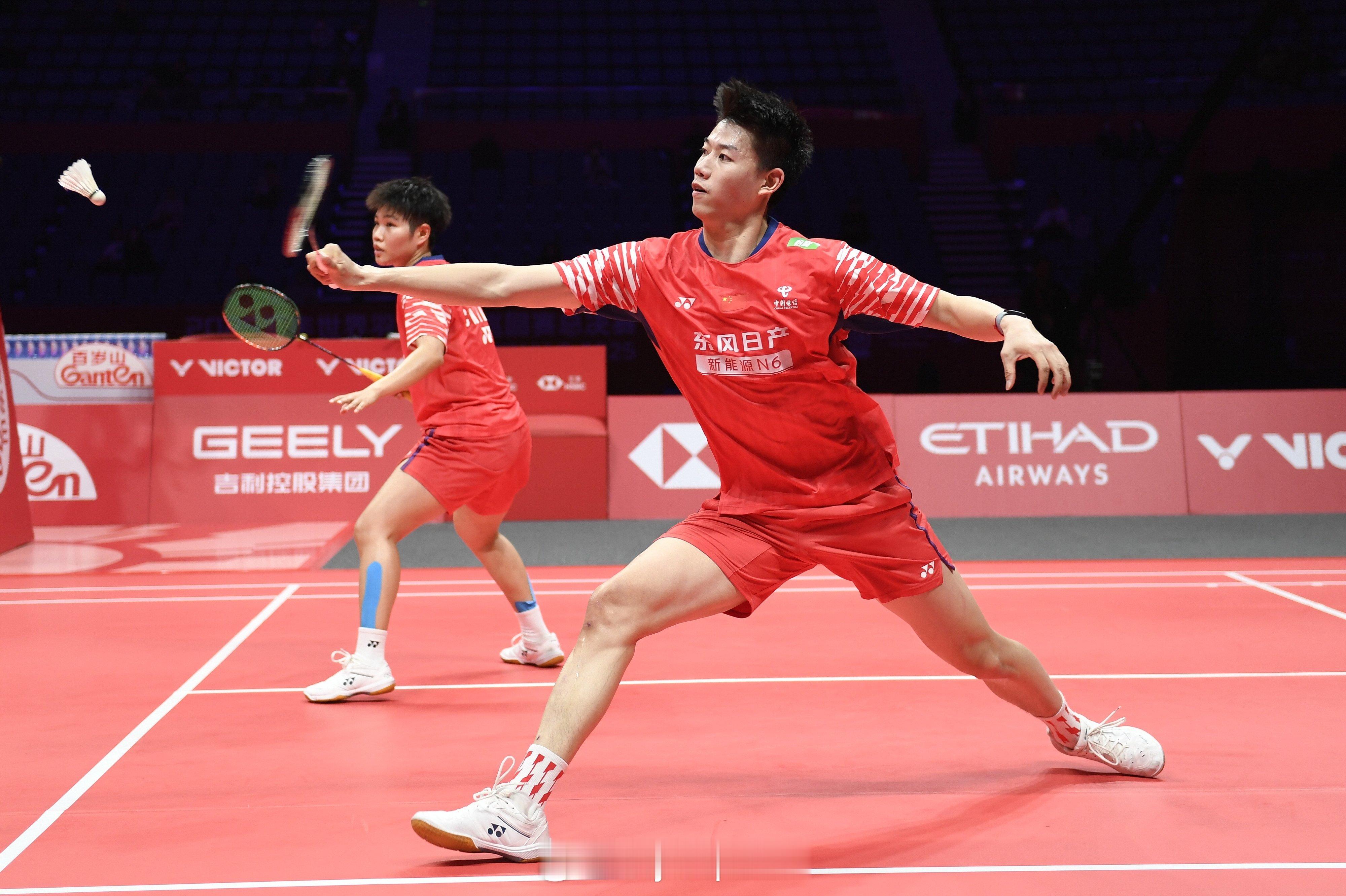 【羽联总决赛首日国羽5胜4负】2025年世界羽联年终总决赛羽联超级赛12月17