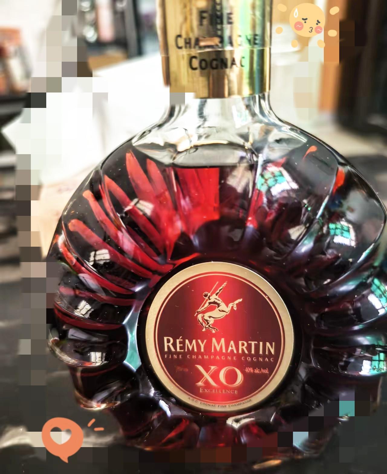 李亚鹏的直播间真的太魔性了，待上十分钟能急到跺脚，却又舍不得走！蹲半天想抢个几