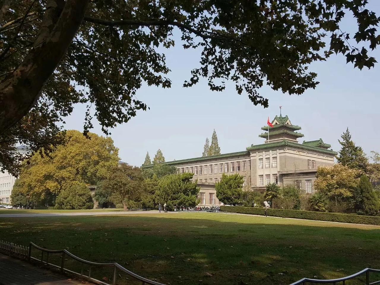 《菜根谭》：“心善而子孙盛，根固而枝叶荣”。心者后裔之根，未有根不植而枝叶荣茂者