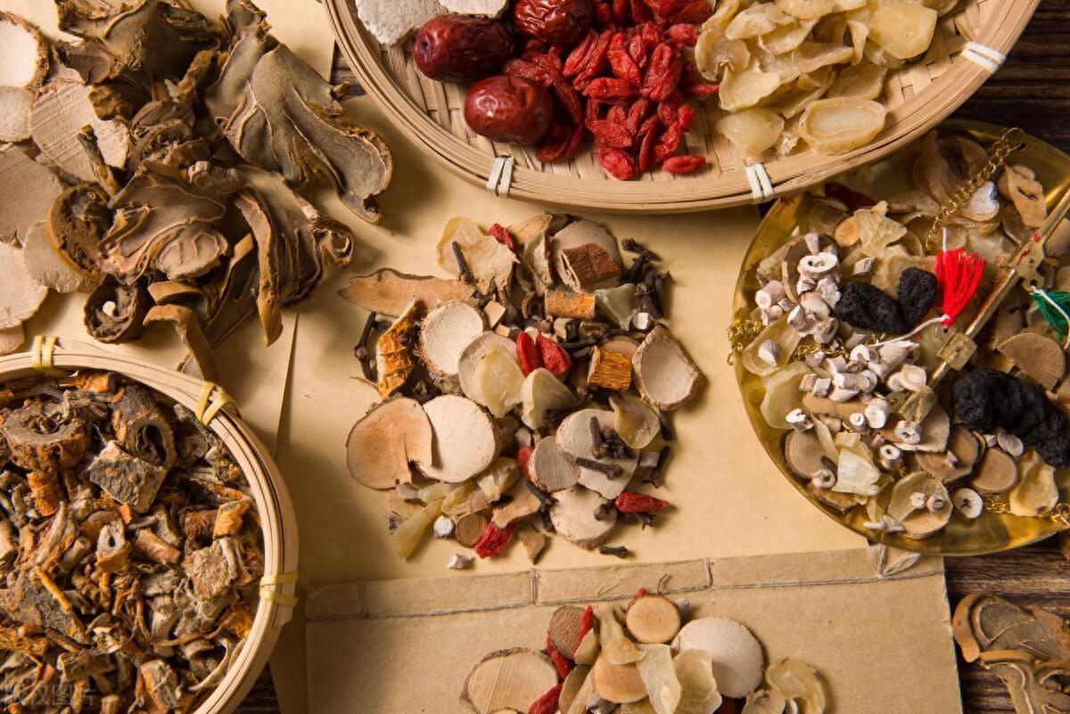 这味药，比柴胡温和1000倍，疏肝解郁还不伤身内容仅供参考，如有不适请线下