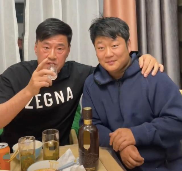 于光荣怎么也没想到会被离婚，还被妻子冻结5000万资产。结婚35年来，他零绯闻