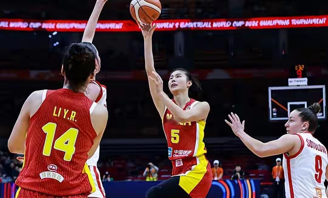 中国女篮击败捷克，赛后媒体齐齐称赞一人，不是本场的MVP韩旭。被媒体齐齐称赞的是