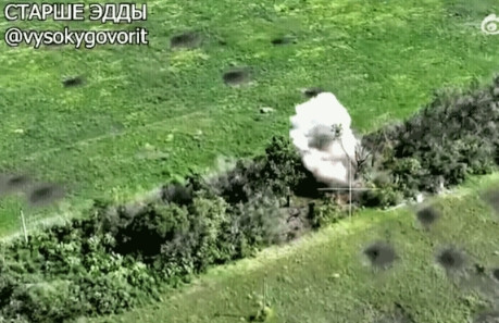 俄军攻入乌军阵地后，拒绝俘虏，一个不留！三光策略。俄军为了减少伤亡！发动进攻前
