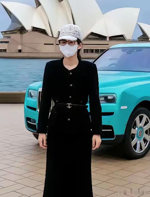 ​23岁的杨兰兰，事故撞人花了几个亿出来，现在在澳洲