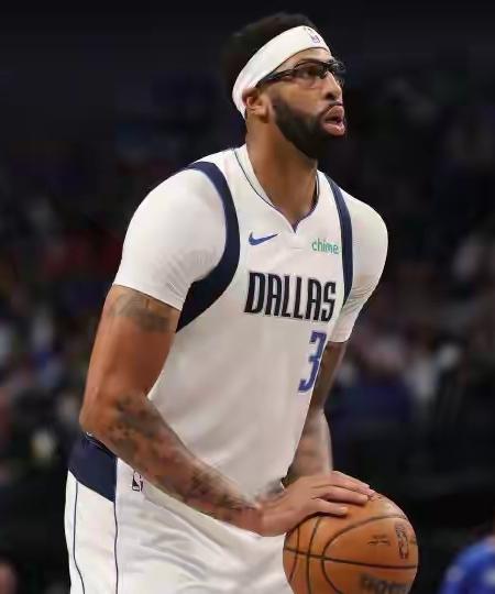 弗拉格：眉哥，我不喜欢打这个位置浓眉：嘘，别说出来弗拉格：为啥？这样我发挥不