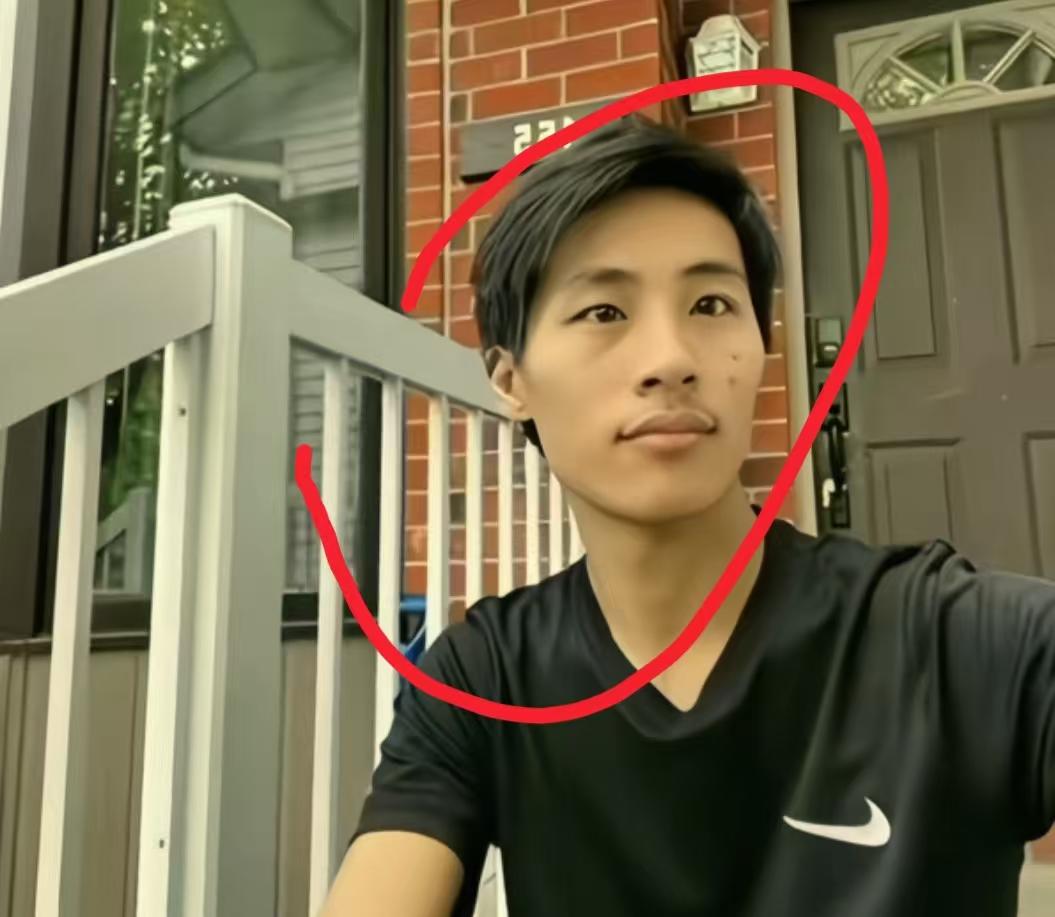 现在全网最糟心的男人就是张云鹏了吧！不是因为张云鹏晒出这组成长照片，也不是因为