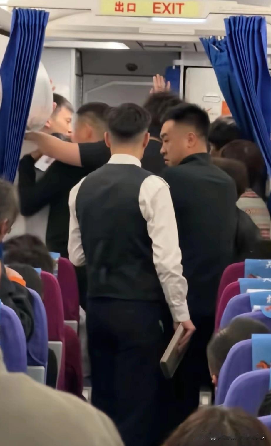 瞒报怀孕周期这事真不应该，不为自己也要为肚子里的孩子着想啊。成都飞往石