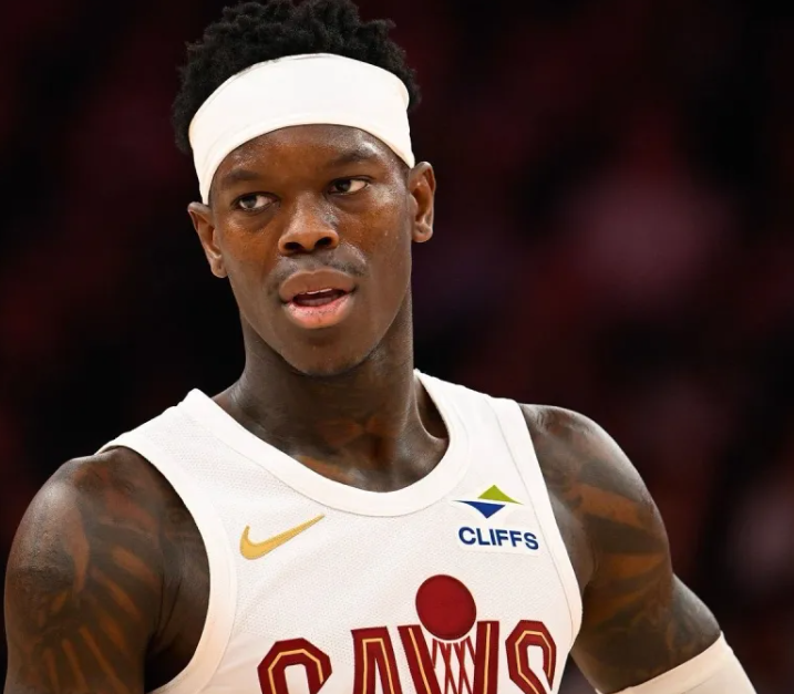 据NBA记者SamAmico的报道：“骑士持续考察交易市场，马克思-斯特鲁斯