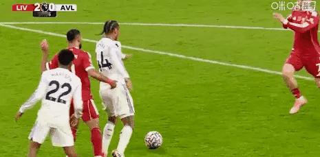 利物浦不会真把维尔茨给用废掉吧！这现在都沦为替补了，上去一点作用不给，还被人这样