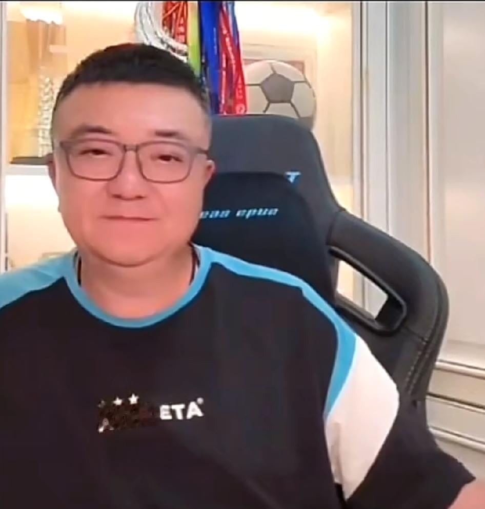 董路最近又是喜事连连，刚刚带着足球小将2017级、2018级两支球队在欧洲分别获
