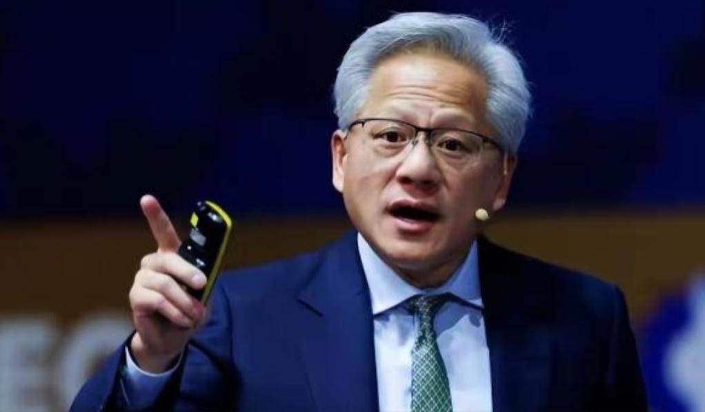 是绝望？是失望？英伟达总裁黄仁勋居然对着英国媒体说：中国将会毫无悬念赢得AI