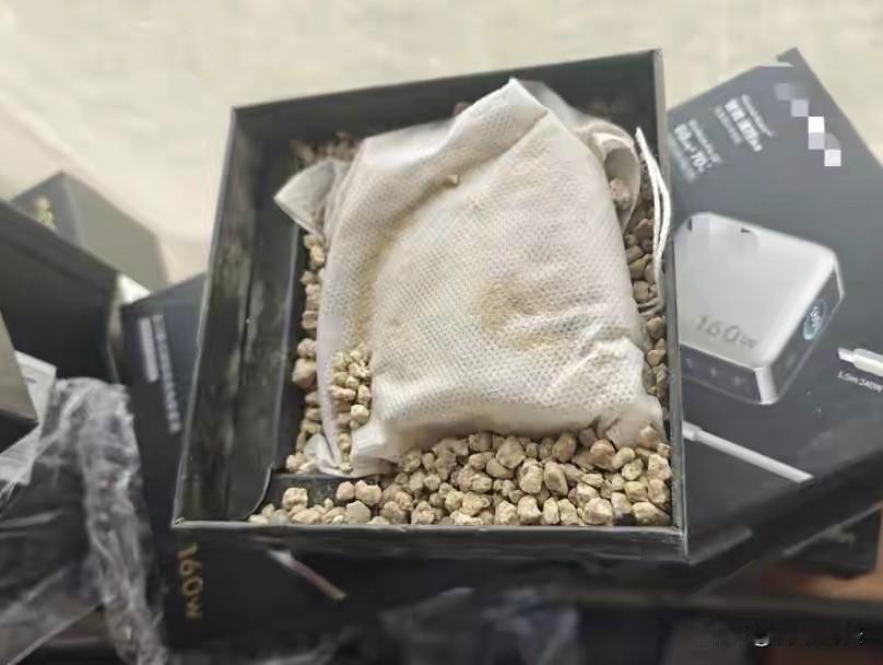 陕西西安，一男子开网店卖电子产品，连续收到10笔退货，退回了18个同一款笔记本充
