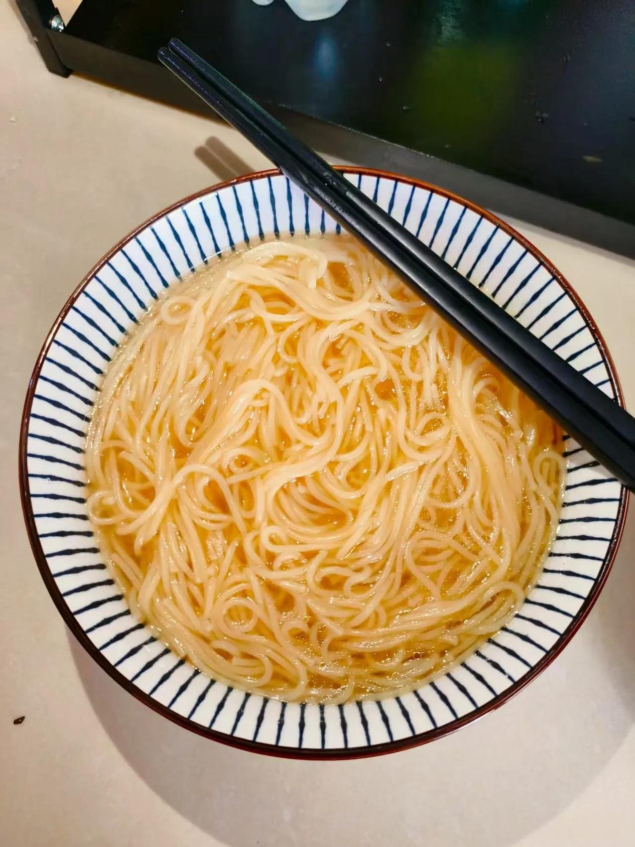 最近送外卖挣钱的念头很强烈！我从6月24号就开始不上班了，到现在为止也差不多一