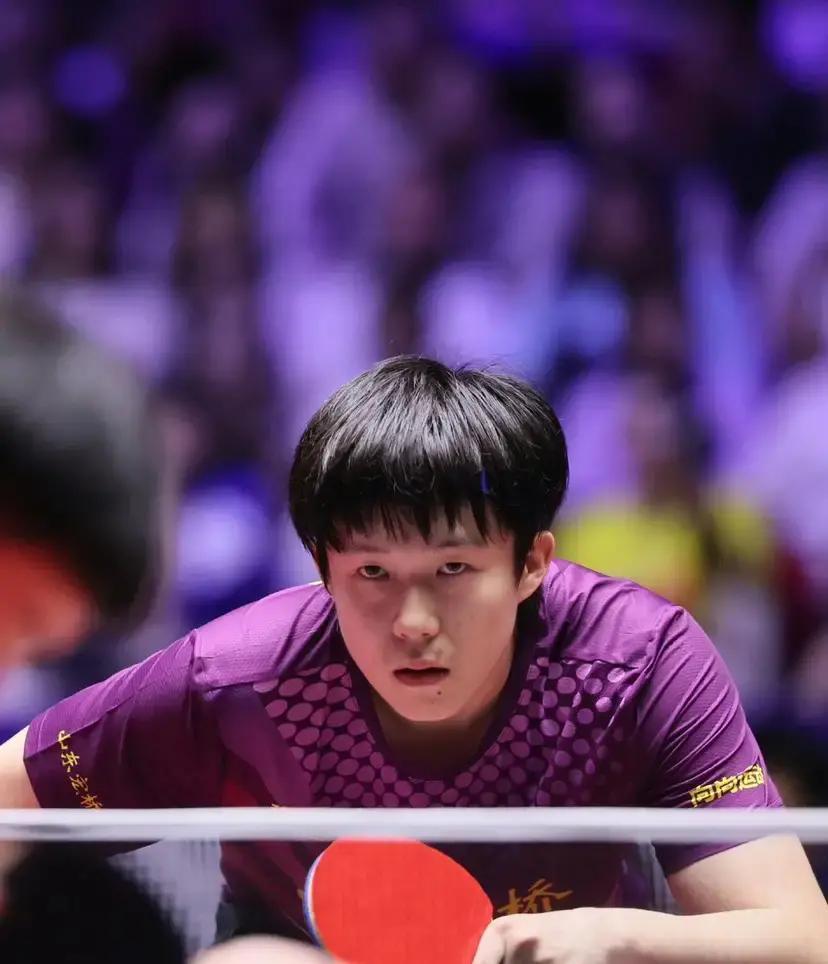 德甲为樊振东改赛程，就为今晚乒超这一战。他刚在德国撕开所有人防线，反手得分