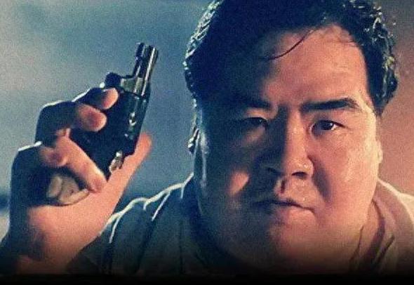 郑则仕破产，欠下8千万债务，走投无路找好友借钱，周润发拒绝救助，张卫健恩将仇报，