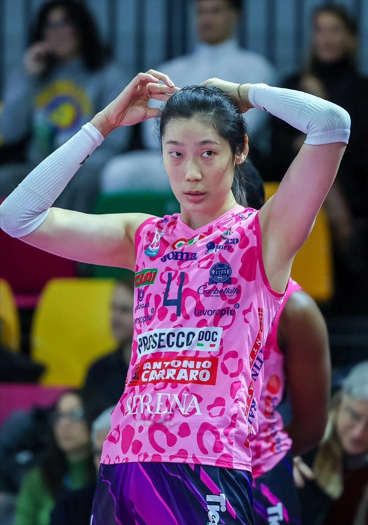 知名教授公开拍案叫板：凭什么顶尖高手朱婷和樊振东，如今年复一年地消失在国家队的名