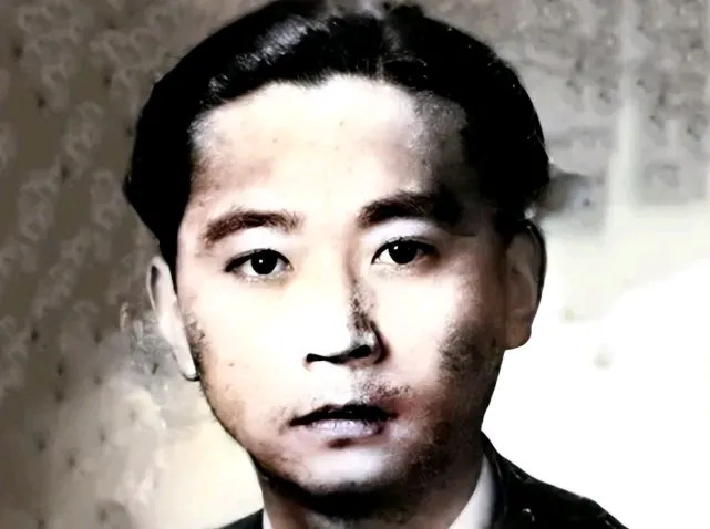 1948年，大汉奸周佛海病死在狱中，然而他的儿子周幼海却在灵堂披麻戴孝，和大上海