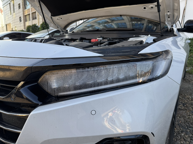 车前灯质量问题广本及4儿子店拒绝三包在深圳市广汽本田宝安4儿子店买的新车雅阁，