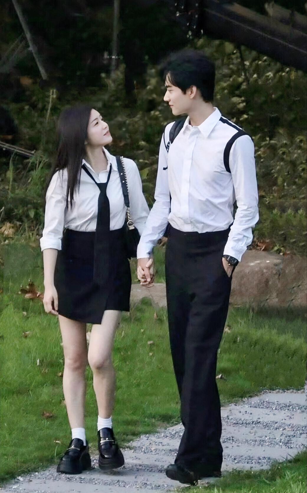 讲实在话，如果不去看身份证上的数字，真的也不违和什么的，拜托二位因戏生情在一起吧