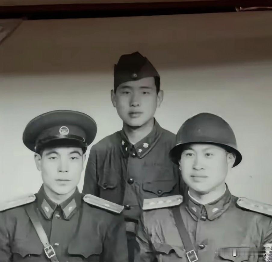 能穿上这身军装，佩戴上尉军衔的，绝对是抗战时期就已经入伍，妥妥的师级干部退休。