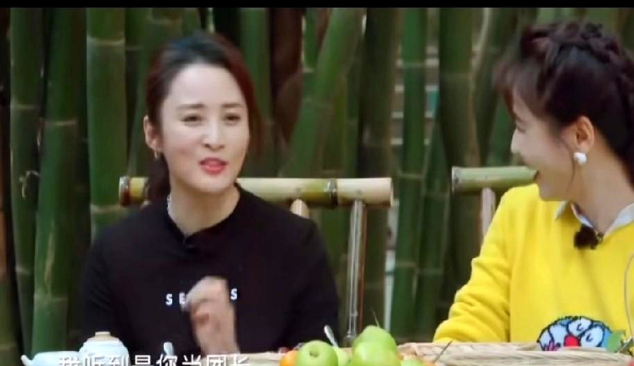 蒋勤勤当着镜头的面，突然对刘涛甩出一句：早知道是你当团长，我就不来了。全场瞬间死寂。旁边的陈建斌脸都
