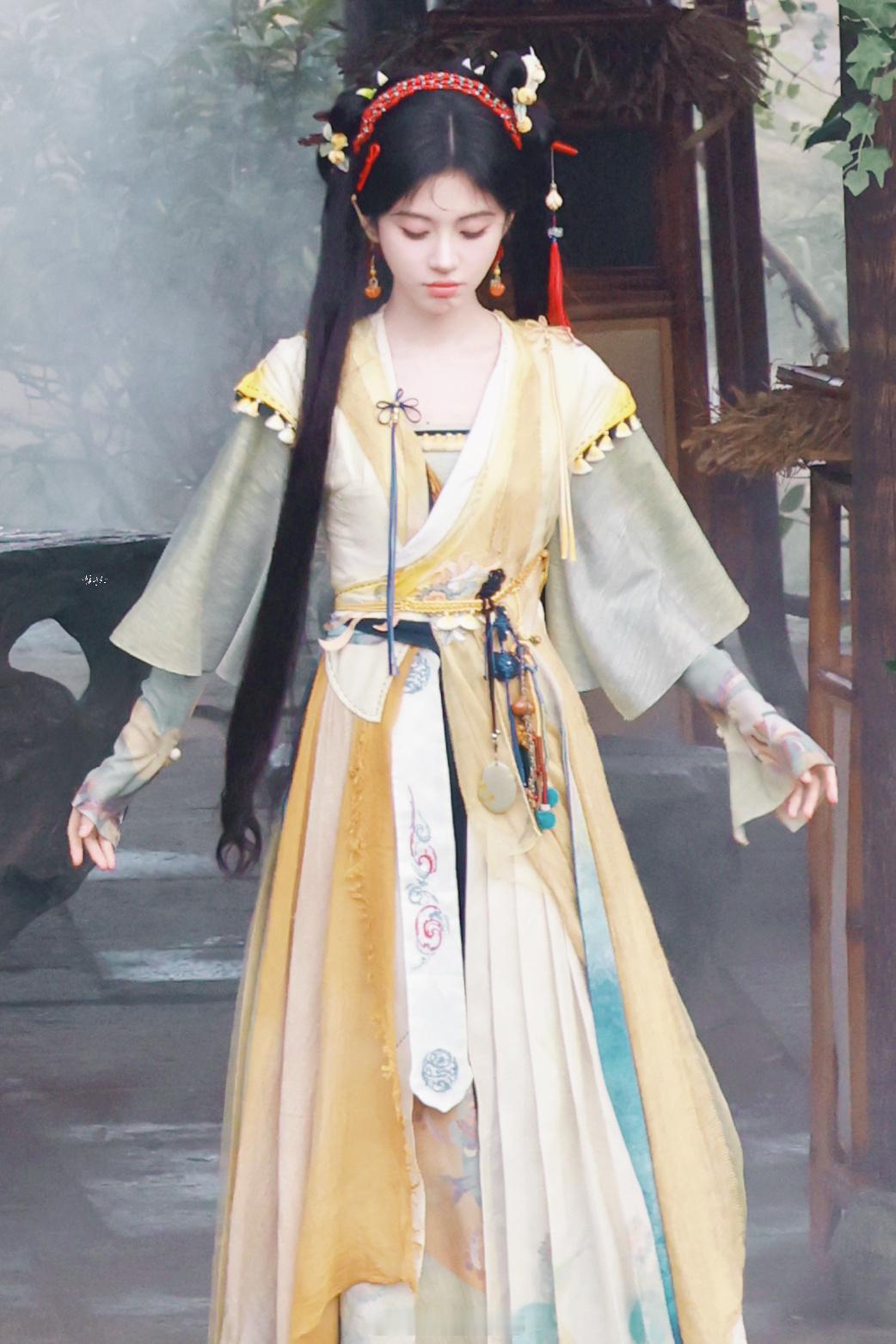 鞠婧祎新剧来战新造型路透来啦！被鞠婧祎可爱到了呀！鞠婧祎摔得好重​​​