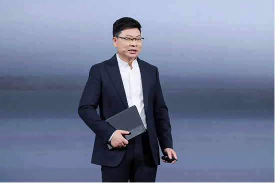 预约数近5万! 华为, 迈出“终结Windows时代”的第一步!