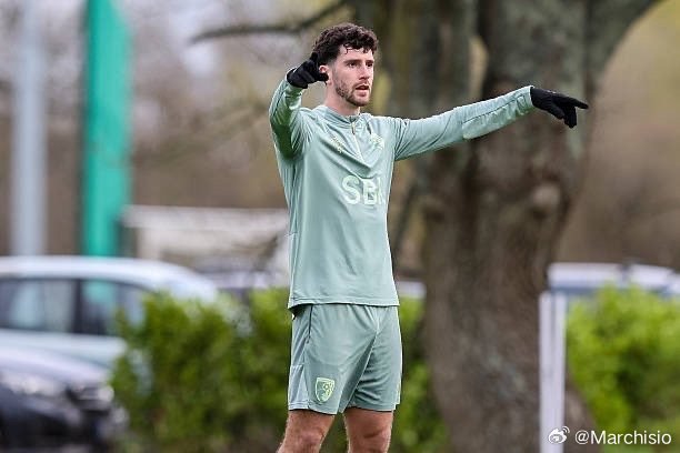 突发！米兰体育报：科莫利已向塞内西的经纪人正式提出薪资报价，但谈判之路依然充满挑