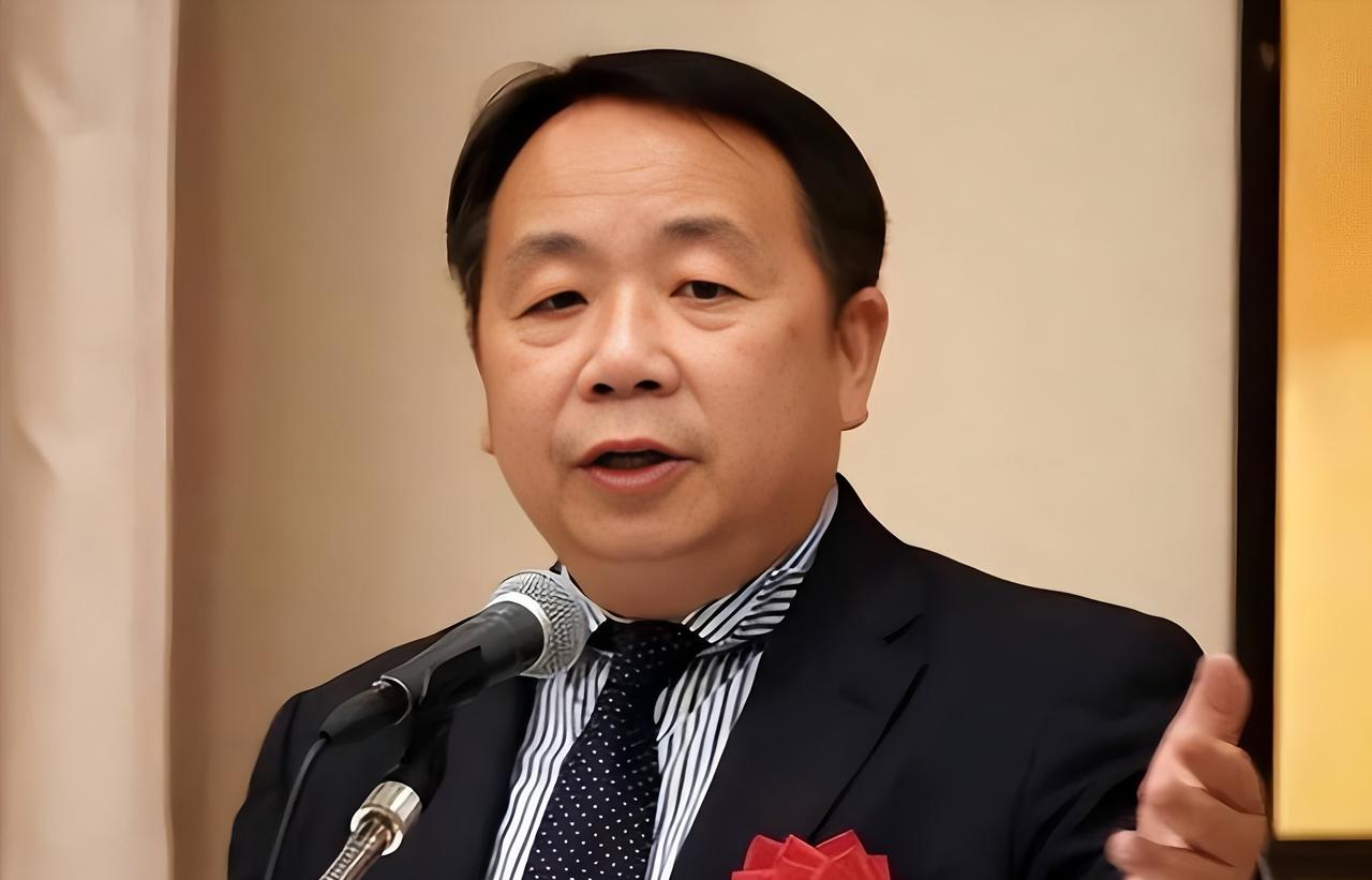 叫中方列入制裁名单的那个日本参议员石平，今儿个在网上发帖子说："日本跟中国这俩眼
