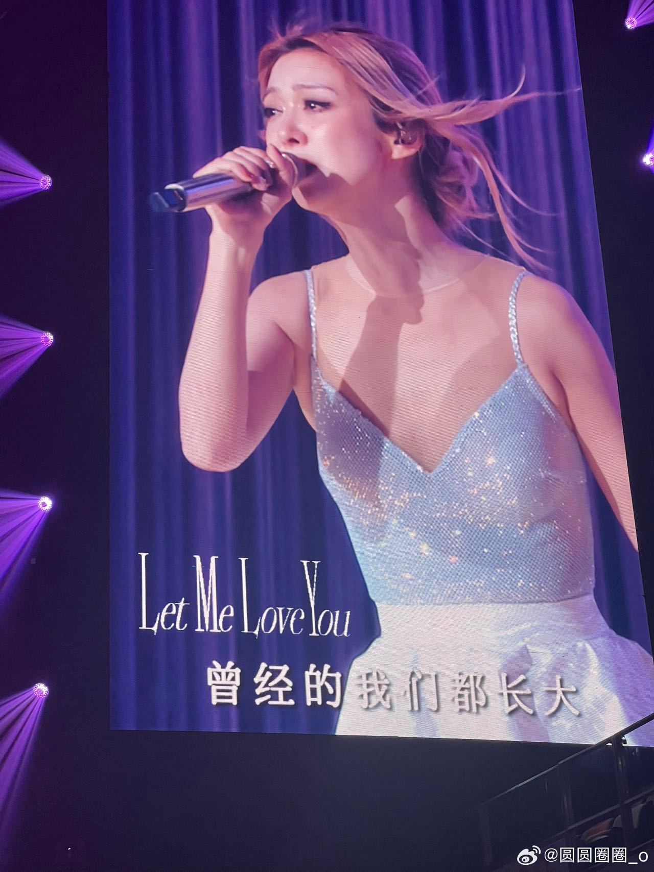 薛凯琪当歌手也没逃过吊威亚看薛凯琪的演唱会，真的好值啊[点赞]没想