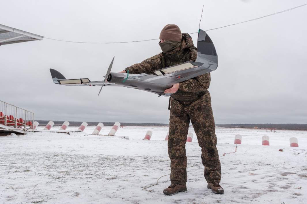 俄军所有五个军区均已组建无人系统独立团2026年2月8日，俄罗斯《消息报》报道，