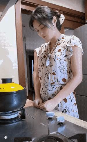 美女这一招干的相当漂亮搞笑高清美女