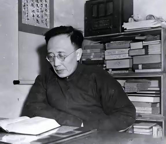 郭沫若的沉默，有种力量。最近一些事情，让人想起他晚年的选择。压力大的时候，他没