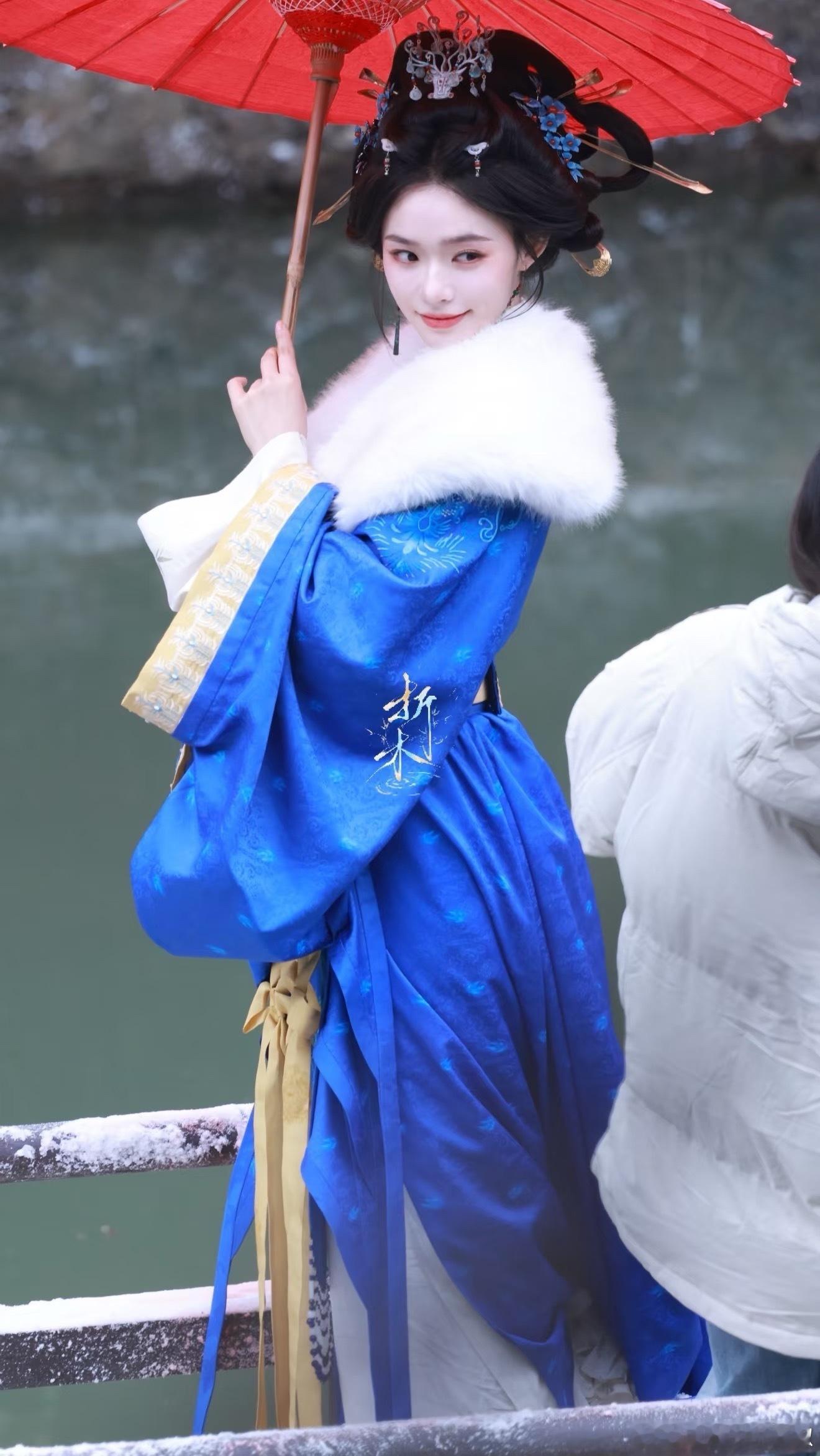 归鸾造型师要加🍗了，这审美好绝