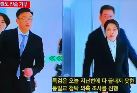 金建希曾经计划暗杀李在明，她把那些想把李在明杀掉的人聚在一起，而她培养那些人的录