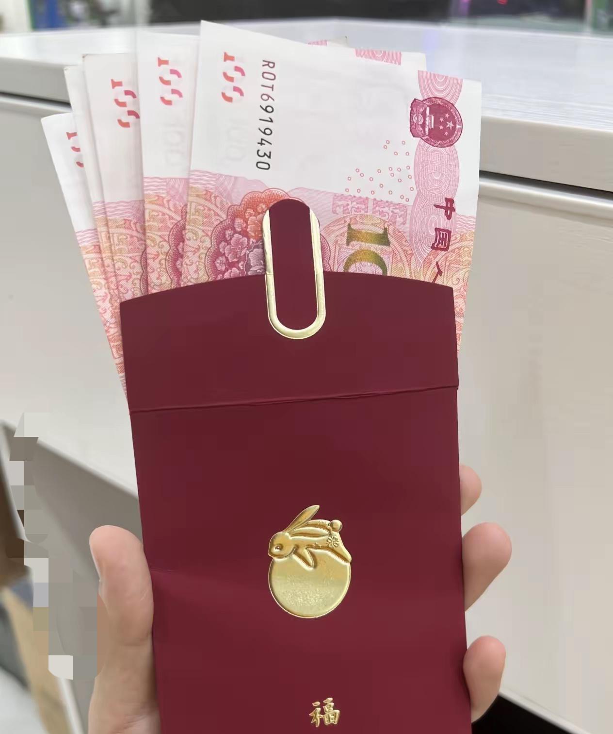 大嫂上门借6万给孩子结婚，我爽快掏钱，女儿一句话，让我彻底清醒今天发生的这件