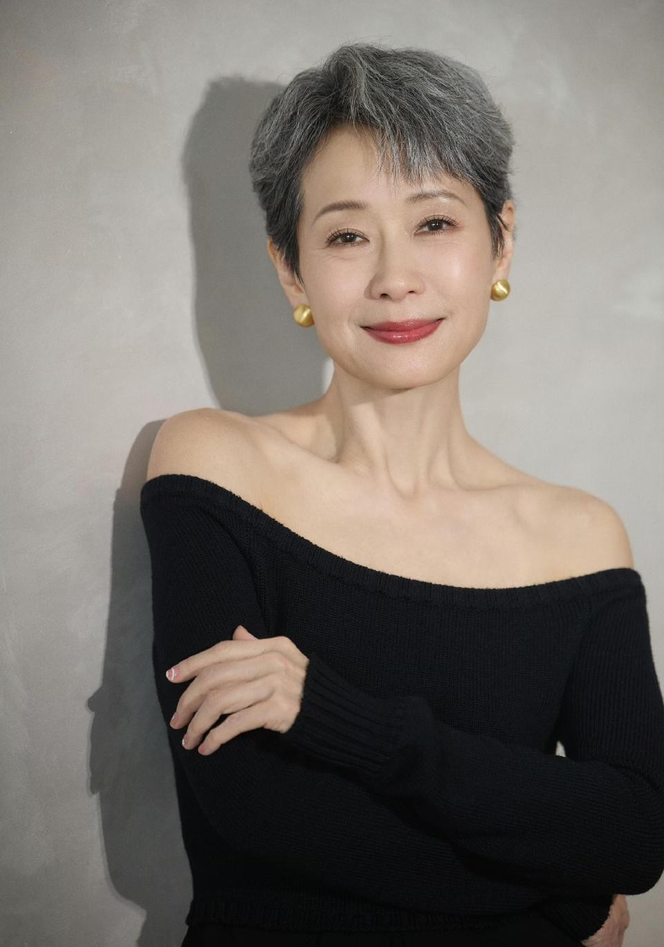 这就是叶童老师连夜扛着火车就跑了的原因吗..?据说在成都演唱会上，一帮年轻人