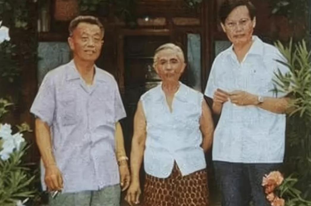 1981年5月7日，杜聿明因病逝世，他的妻子曹秀清电告蒋经国，希望蒋经国能够允许
