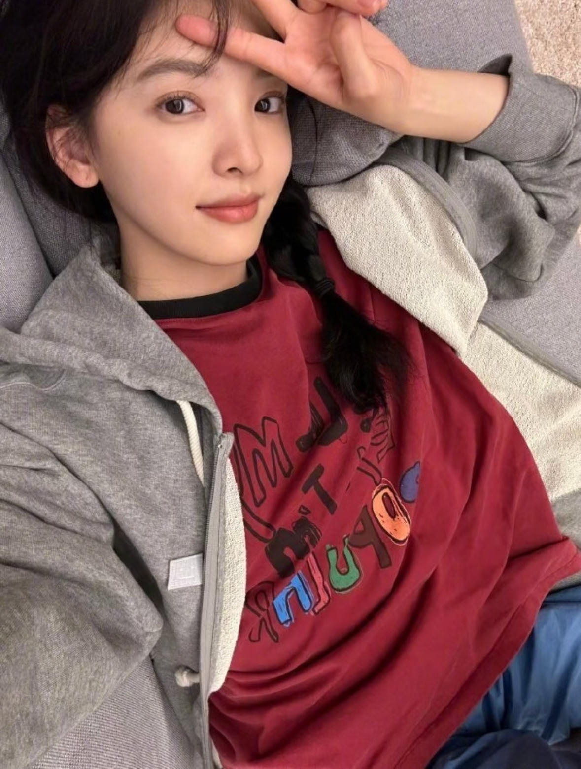 哈哈哈哈哈抽象界来了个自拍天才🤳🏻章若楠你就这样仗着你的脸肆无忌惮吧（这样反