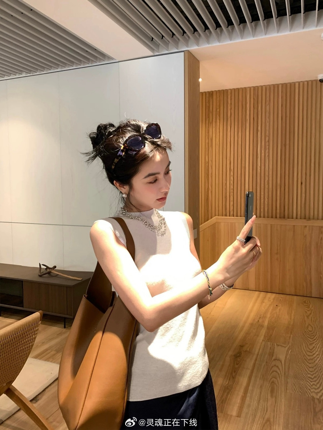 有没有发现以前的iPhone真的很薄！​​​