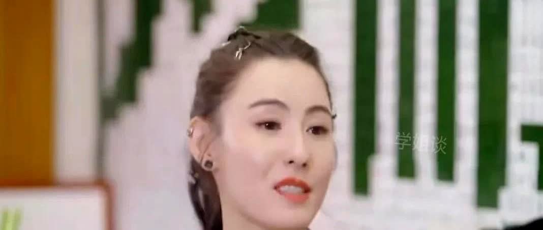 原来张柏芝不公开男友，不是因为男友太老，也不是因为男友太丑，而是跟谢霆锋有关。