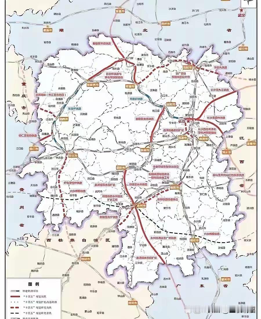 由于怀化地形成东北西南走向，地域狭长，东北区域的沅陵县与西南区域的通道县离市区中