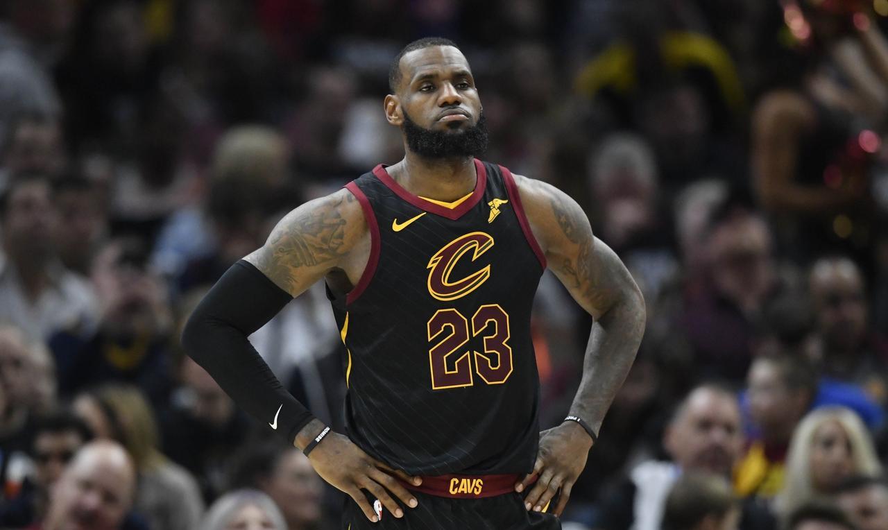 惨！詹姆斯回不去了美媒体NBACentral在社交没上写道：“据NBA内部人士
