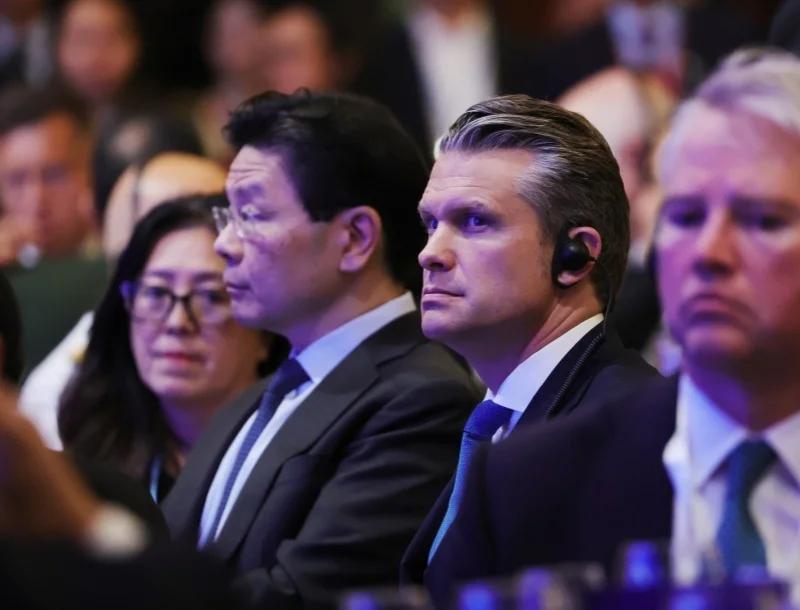 “沙发下藏着几十亿美元”是啥梗？为何新西兰财长拿它来调侃？“沙发下藏着几十亿